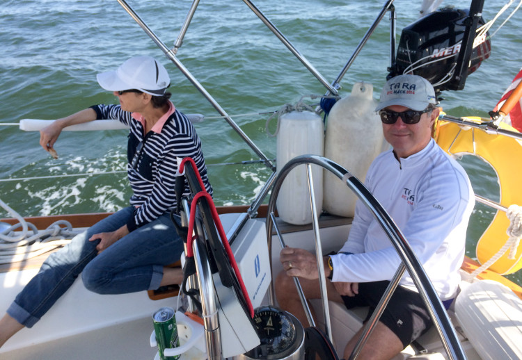 Family sail in the Potomac